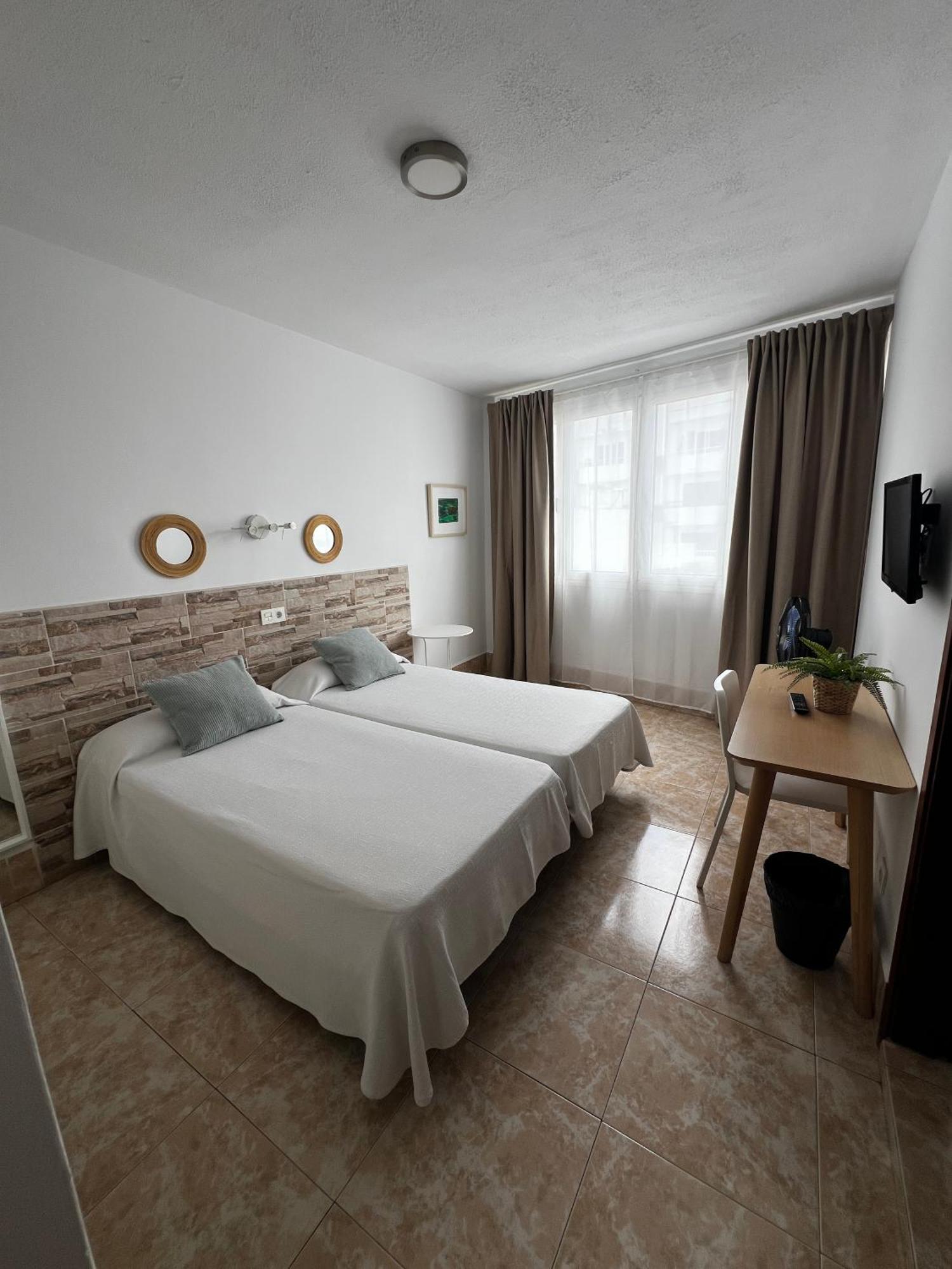 Hostal Residencia Cardona 阿雷西费 外观 照片